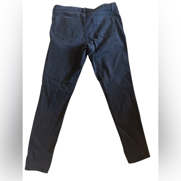 Denizen from Levi’s Women’s Premium Denim Jeggings – Size 8 (Black) - Picture 3 of 3